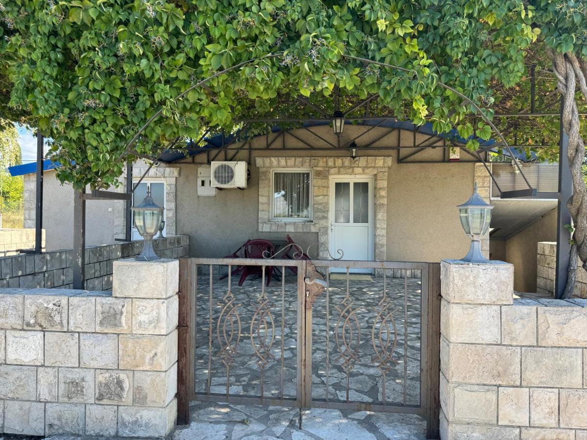 Apartments Airport Golubovci Podgorica Eksteriør billede